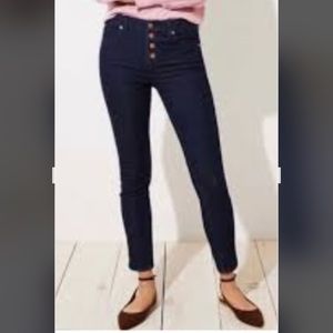 Dark blue skinny jeans 💙